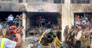 মাইলস্টোন ট্র্যাজেডির এক বছর: ট্রমা কাটেনি, নিঃস্ব অনেক পরিবার মাইলস্টোন ট্র্যাজেডির এক বছর: ট্রমা কাটেনি, নিঃস্ব অনেক পরিবার