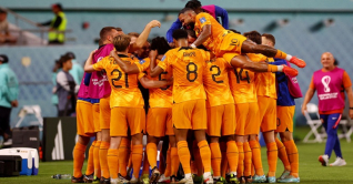 যুক্তরাষ্ট্রকে হারিয়ে কোয়ার্টার ফাইনালে নেদারল্যান্ডস