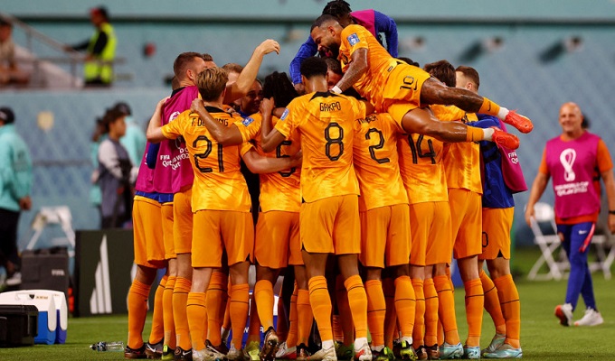 যুক্তরাষ্ট্রকে হারিয়ে কোয়ার্টার ফাইনালে নেদারল্যান্ডস