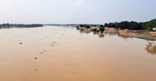 নেত্রকোণায় বন্যার পানি কমছে, বাড়ছে দুর্ভোগ-দুশ্চিন্তা নেত্রকোণায় বন্যার পানি কমছে, বাড়ছে দুর্ভোগ-দুশ্চিন্তা