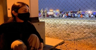 বিদায় মাতৃভূমি: ভগ্নহৃদয়ে কাবুল ছাড়লেন পরিচালক রোয়া বিদায় মাতৃভূমি: ভগ্নহৃদয়ে কাবুল ছাড়লেন পরিচালক রোয়া