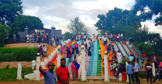 পর্যটক মুখর বান্দরবানের পাহাড় পর্যটক মুখর বান্দরবানের পাহাড়