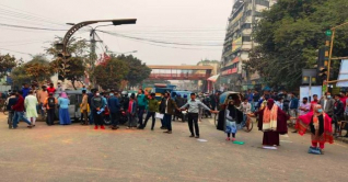 নীলক্ষেত মোড়ে বিক্ষোভের ডাক সাত কলেজ শিক্ষার্থীদের