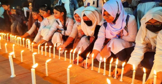 শহীদ বুদ্ধিজীবিদের স্মরণে `আলোর নীরবতা` পালন