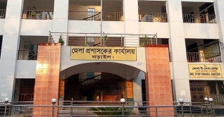 নড়াইল জেলা প্রশাসক কার্যালয়ে করোনার থাবা