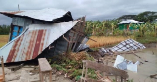মিধিলি`র আঘাতে নোয়াখালীতে ২ শতাধিক ঘরবাড়ি বিধস্ত মিধিলি`র আঘাতে নোয়াখালীতে ২ শতাধিক ঘরবাড়ি বিধস্ত