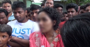 একে অন্যকে ‘ছেলেধরা’ বলে গণধোলাই খেলেন স্বামী-স্ত্রী