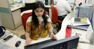 ২২ হাজার টাকা স্কেলে লোক নিচ্ছে তাঁত বোর্ড