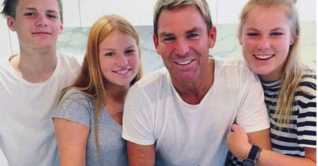 শেন ওয়ার্নের মেয়ের ‘আবেগঘন’ বার্তা শেন ওয়ার্নের মেয়ের ‘আবেগঘন’ বার্তা