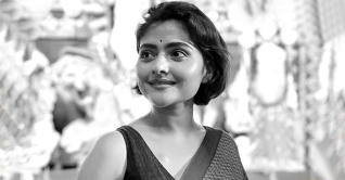 মৃত্যুর সঙ্গে লড়াইয়ে হেরে গেলেন ঐন্দ্রিলা মৃত্যুর সঙ্গে লড়াইয়ে হেরে গেলেন ঐন্দ্রিলা