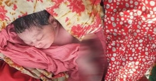 পুলিশের সহায়তায় রেলস্টেশনে ফুটফুটে সন্তানের জন্ম