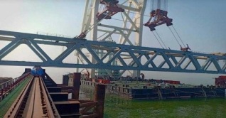 জাজিরা প্রান্তে পদ্মা সেতুতে অষ্টম স্প্যান বসছে বুধবার