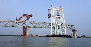 বসল নবম স্প্যান, পদ্মা সেতুর প্রায় দেড় কিলোমিটার দৃশ্যমান