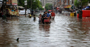 পাকিস্তানে মৌসুমি বৃষ্টিতে নিহত ৭৭ 
