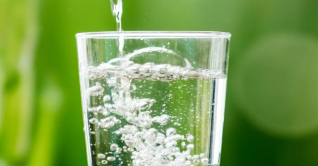 ফ্রিজের ঠাণ্ডা পানিতে শরীরের যে ক্ষতি ফ্রিজের ঠাণ্ডা পানিতে শরীরের যে ক্ষতি