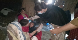 পাঞ্জাবে বাস খাদে পড়ে নারী-শিশুসহ নিহত ১৪