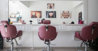 ক্ষুদ্র পার্লার ব্যবসায়ি জহুরা আজ উইমেন চেম্বারের সদস্য