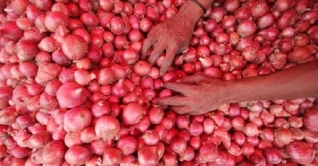 ভারত থেকে পেঁয়াজ আসছে না, অস্থিরতা বাড়ছে বাজারে