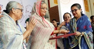 উন্নয়নের রোলমডেল হিসেবে অনেকদূর এগিয়ে যেতে চাই: প্রধানমন্ত্রী উন্নয়নের রোলমডেল হিসেবে অনেকদূর এগিয়ে যেতে চাই: প্রধানমন্ত্রী