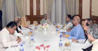 বহুতল ভবন নির্মাণে কঠোরভাবে নির্মাণ বিধি মেনে চলুন: প্রধানমন্ত্রী বহুতল ভবন নির্মাণে কঠোরভাবে নির্মাণ বিধি মেনে চলুন: প্রধানমন্ত্রী