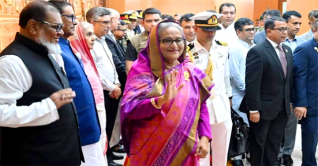 সুইজারল্যান্ডের উদ্দেশে ঢাকা ছাড়লেন প্রধানমন্ত্রী