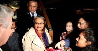 চার দিনের সফরে বাকু পৌঁছেছেন প্রধানমন্ত্রী চার দিনের সফরে বাকু পৌঁছেছেন প্রধানমন্ত্রী