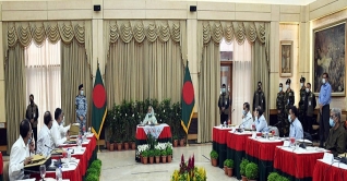 আইনশৃঙ্খলা বাহিনীকে কঠোর হওয়ার নির্দেশনা আইনশৃঙ্খলা বাহিনীকে কঠোর হওয়ার নির্দেশনা