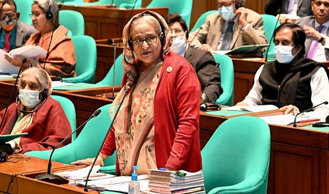 সংসদ অধিবেশনে বক্তব্য দিচ্ছেন প্রধানমন্ত্রী শেখ হাসিনা