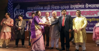 আলোকিত নারী সম্মাননা পেলেন ১৫ নারী 