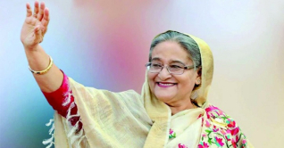 দেশে ফিরলেন প্রধানমন্ত্রী