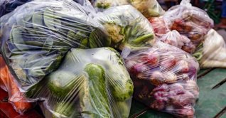 পলিথিন বন্ধে অভিযান শুরু পলিথিন বন্ধে অভিযান শুরু