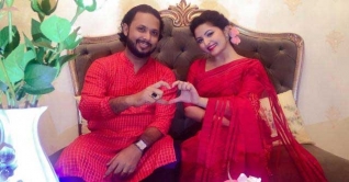 বাগদান সারলেন নায়িকা পরীমনি