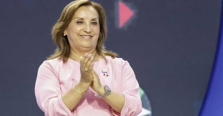 বিপাকে পেরুর প্রেসিডেন্ট, বাসভবনে পুলিশের হানা