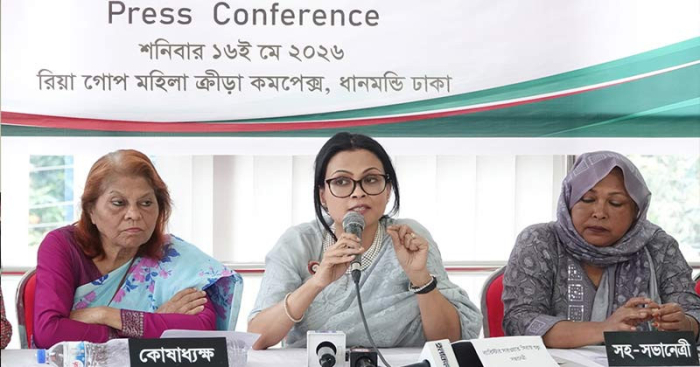 মহিলা ক্রীড়া সংস্থার সভানেত্রী ব্যারিস্টার সারওয়াত সিরাজ শুক্লা বক্তব্য রাখছেন।