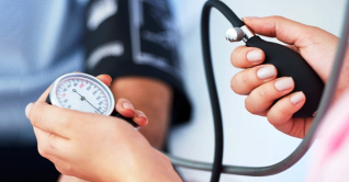 ঘরে বসেই হাই ব্লাড প্রেশার কমানোর সহজ উপায়