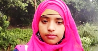 অ্যাসিডে ঝলসে ১২ দিন লড়াইয়ের পর হেরে গেলেন সাথী