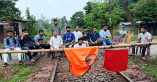 রাজশাহীর সঙ্গে সারা দেশের রেল যোগাযোগ বন্ধ রাজশাহীর সঙ্গে সারা দেশের রেল যোগাযোগ বন্ধ
