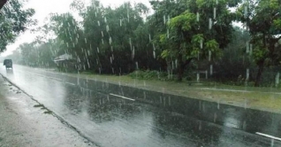 নোয়াখালীতে ঘূর্ণিঝড় ‘বুলবুল’ এর প্রভাবে বৃষ্টি