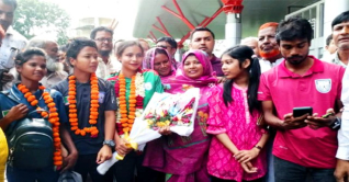 আমিও বিদেশি ক্লাবে খেলবো : সাফজয়ী স্বপ্না আমিও বিদেশি ক্লাবে খেলবো : সাফজয়ী স্বপ্না