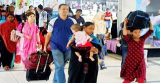 ঈদের আমেজ শেষে ঢাকামুখী মানুষের চাপ