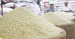 চালের বাজার কেন অস্থির, জানালেন বাণিজ্য উপদেষ্টা চালের বাজার কেন অস্থির, জানালেন বাণিজ্য উপদেষ্টা