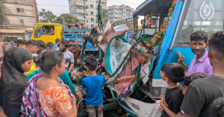 গাজীপুরে বাস-অটোরিকশা সংঘর্ষ, নারীসহ ৩ জনের প্রাণহানী