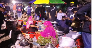 রাবিতে জমে উঠেছে পিঠার আড্ডা রাবিতে জমে উঠেছে পিঠার আড্ডা