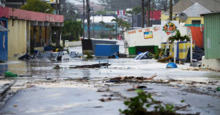 আঘাত হানল ঘূর্ণিঝড় বেরিল, ভয়াবহ ক্ষতির শঙ্কা আঘাত হানল ঘূর্ণিঝড় বেরিল, ভয়াবহ ক্ষতির শঙ্কা