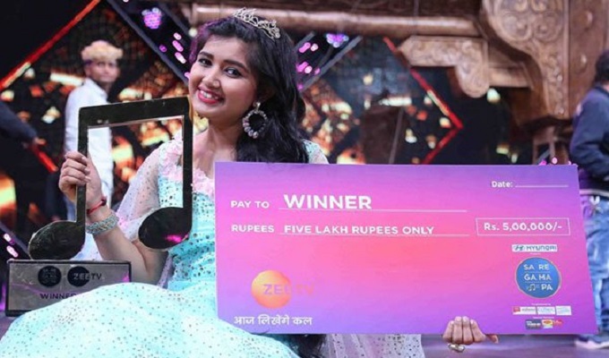 ‘সা রে গা মা পা-২০১৮’ বিজয়ী ইশিতা বিশ্বকর্মা। ছবি : সংগৃহীত