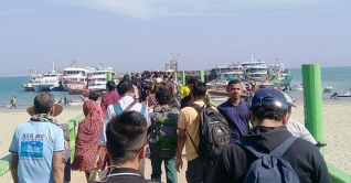 সেন্ট মার্টিনে আটকা পড়েছেন ২ হাজার পর্যটক