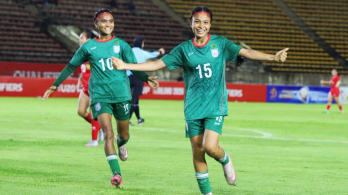 জোড়া গোল করা মোসাম্মৎ সাগরিকা আর মুনকি আক্তার। ছবি : বাফুফে