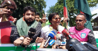 সাতক্ষীরায় পৌঁছে উষ্ণ সংবর্ধনা পেলেন সাফজয়ী সাবিনা সাতক্ষীরায় পৌঁছে উষ্ণ সংবর্ধনা পেলেন সাফজয়ী সাবিনা