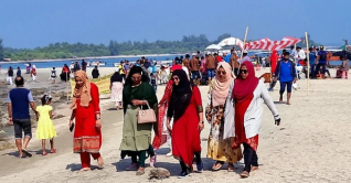 সেন্ট মার্টিনে পর্যটকের ভিড়