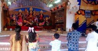 নীলফামারীতে ৭৯৫ পূজামণ্ডপে চলছে শারদীয় দুর্গোৎসব নীলফামারীতে ৭৯৫ পূজামণ্ডপে চলছে শারদীয় দুর্গোৎসব